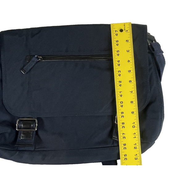 Banana Republic Messenger Bag Navy Blue Durable Nylon Adjustable Strap Laptop - Picture 9 of 11